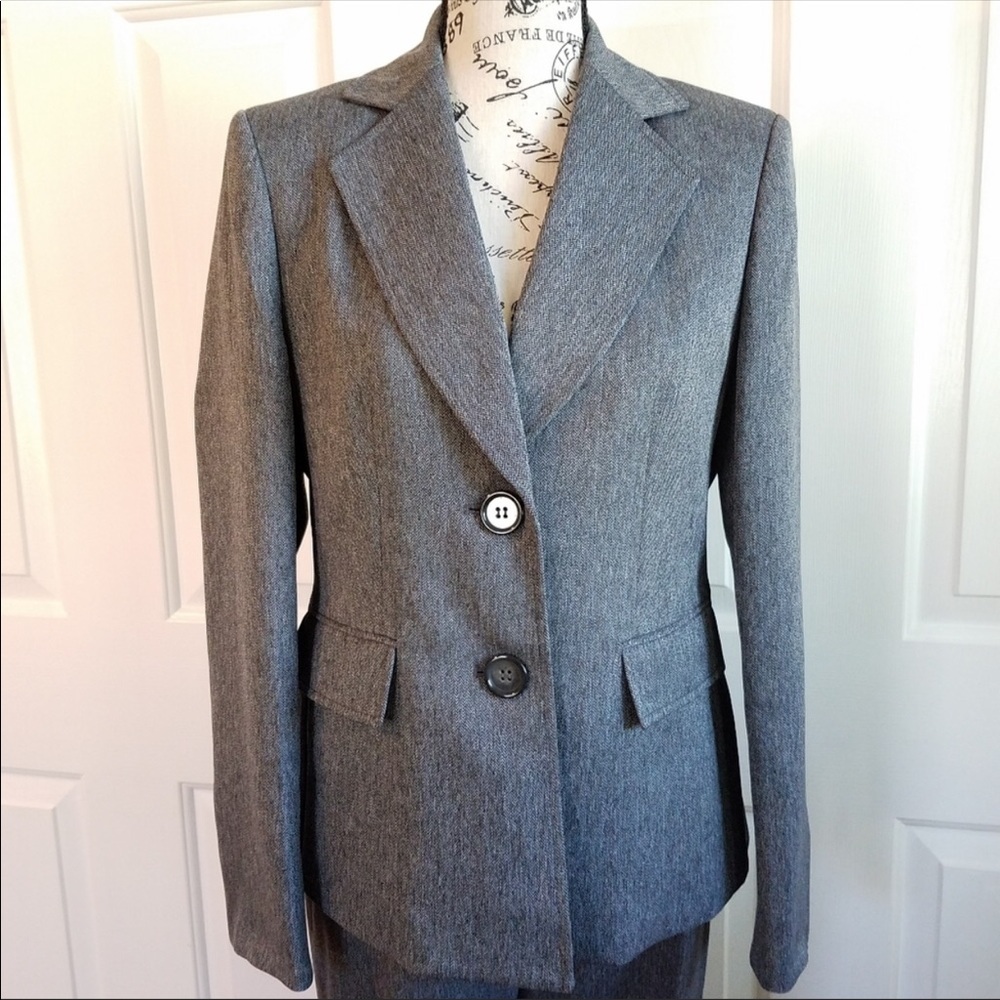 Evan picone 2 piece Grey suit
